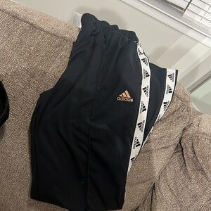 Adidas lounge pant